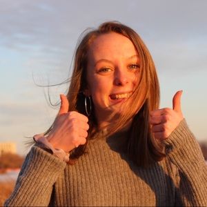 Meet your Posher, Chloe